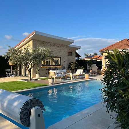 Hotel La Parenthese Auberives-sur-Vareze Exterior foto