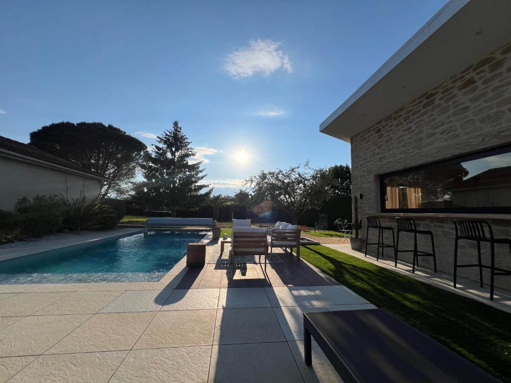 Hotel La Parenthese Auberives-sur-Vareze Exterior foto